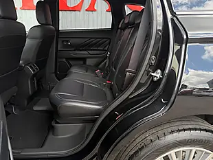 Used 2020 Mitsubishi Outlander Dynamic Black - Interior and Exterior details 3