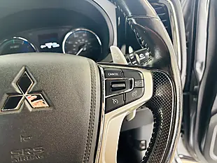 Used 2020 Mitsubishi Outlander Dynamic Grey - Interior and Exterior details 16