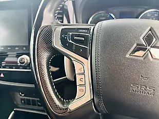 Used 2020 Mitsubishi Outlander Dynamic Grey - Interior and Exterior details 17