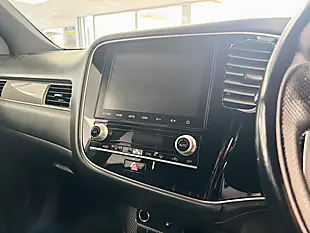 Used 2020 Mitsubishi Outlander Dynamic Grey - Interior and Exterior details 18