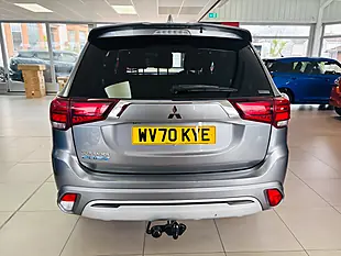 Used 2020 Mitsubishi Outlander Dynamic Grey - Interior and Exterior details 5