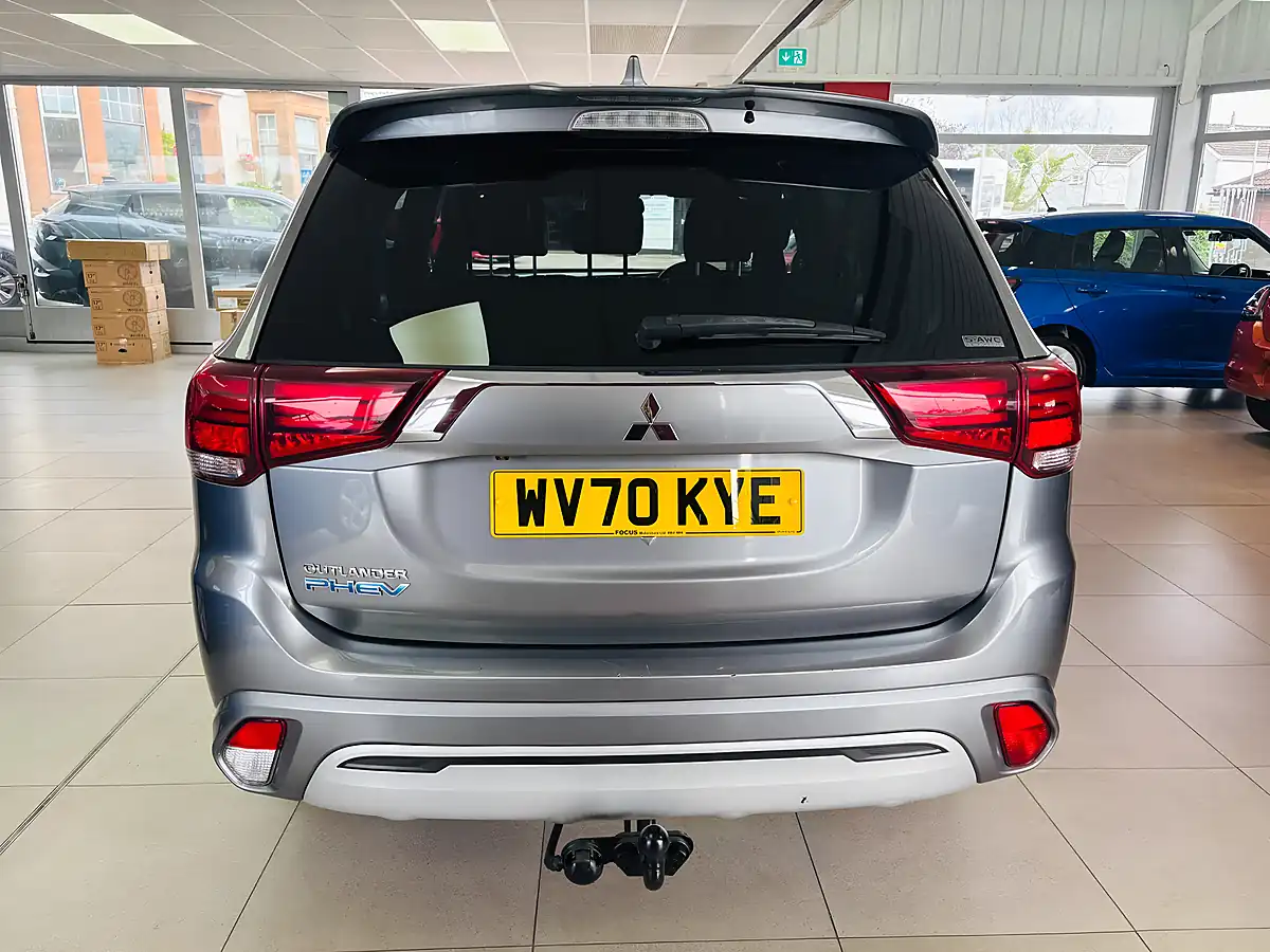Used 2020 Mitsubishi Outlander Dynamic Grey - Interior and Exterior details 5