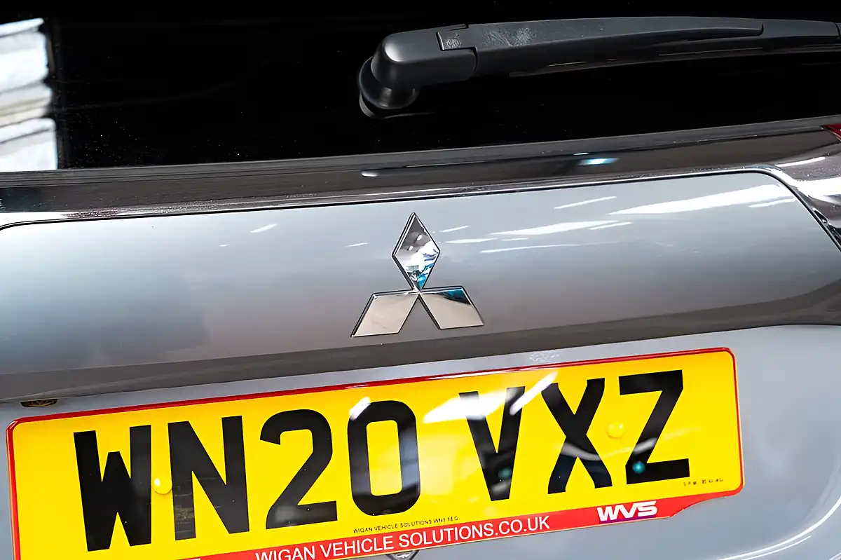 Used 2020 Mitsubishi Outlander Dynamic Grey - Interior and Exterior details 19