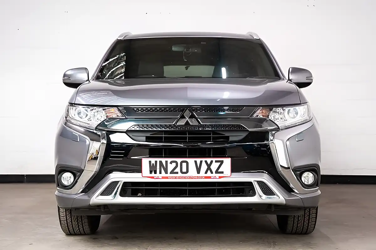 Used 2020 Mitsubishi Outlander Dynamic Grey - Interior and Exterior details 2