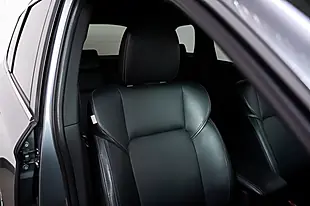 Used 2020 Mitsubishi Outlander Dynamic Grey - Interior and Exterior details 4