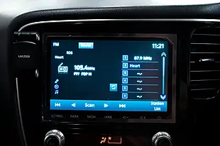 Used 2020 Mitsubishi Outlander Dynamic Grey - Interior and Exterior details 9