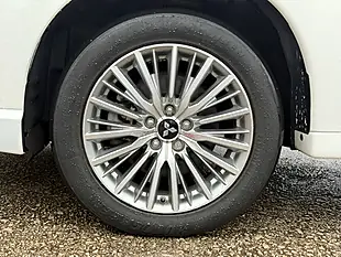 Used 2020 Mitsubishi Outlander Dynamic White - Interior and Exterior details 10