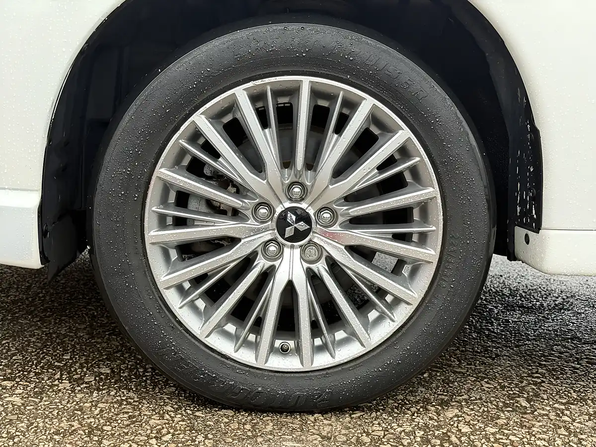 Used 2020 Mitsubishi Outlander Dynamic White - Interior and Exterior details 10
