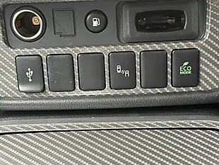 Used 2020 Mitsubishi Outlander Dynamic White - Interior and Exterior details 18