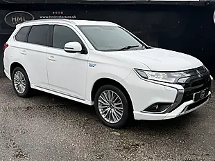 Used 2020 Mitsubishi Outlander Dynamic White - Interior and Exterior details 6