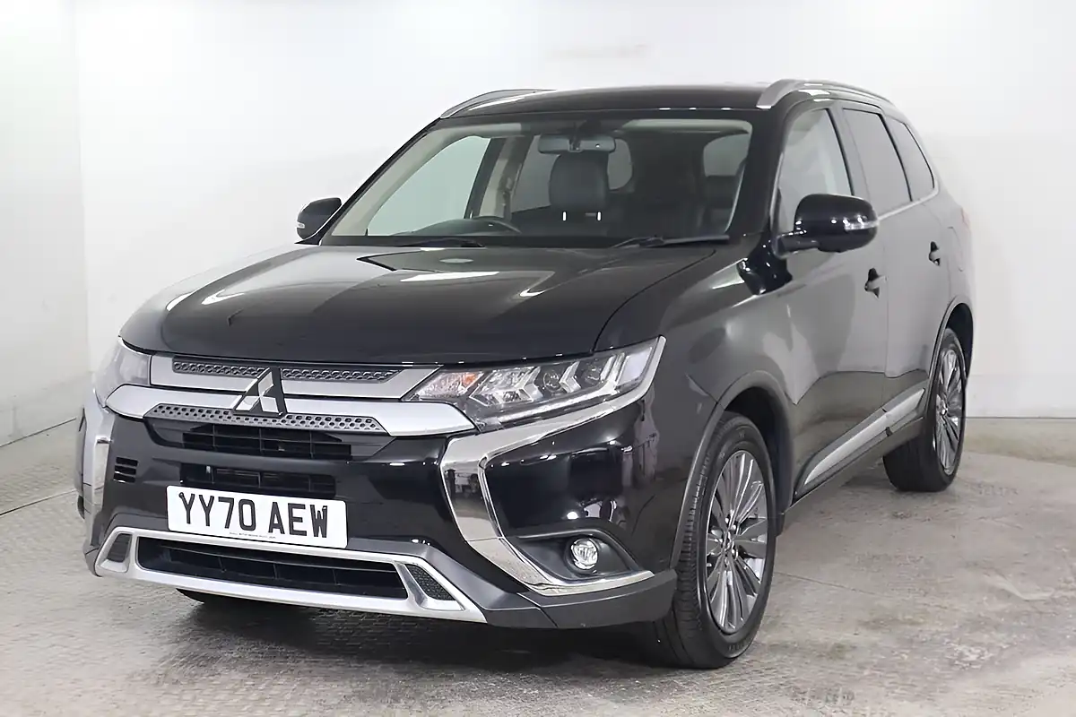 Used 2020 Mitsubishi Outlander Exceed Black - Interior and Exterior details 3