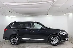 Used 2020 Mitsubishi Outlander Exceed Black - Interior and Exterior details 7