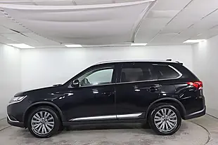 Used 2020 Mitsubishi Outlander Exceed Black - Interior and Exterior details 8