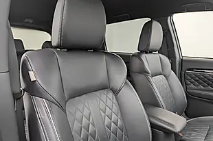 Used 2020 Mitsubishi Outlander Exceed Silver - Interior and Exterior details 10