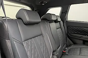 Used 2020 Mitsubishi Outlander Exceed Silver - Interior and Exterior details 11