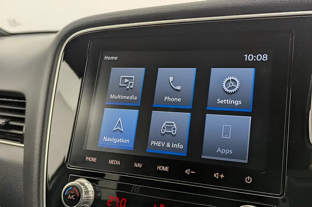 Used 2020 Mitsubishi Outlander Exceed Silver - Interior and Exterior details 12