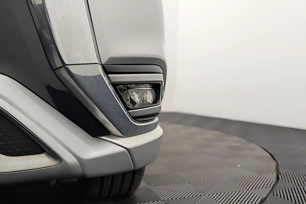 Used 2020 Mitsubishi Outlander Exceed Silver - Interior and Exterior details 18