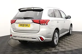 Used 2020 Mitsubishi Outlander Exceed Silver - Interior and Exterior details 4