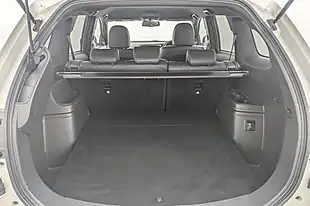 Used 2020 Mitsubishi Outlander White - Interior and Exterior details 17