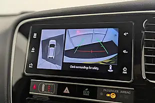 Used 2020 Mitsubishi Outlander White - Interior and Exterior details 18