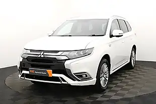 Used 2020 Mitsubishi Outlander White - Interior and Exterior details 7