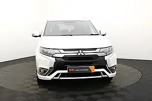 Used 2020 Mitsubishi Outlander White - Interior and Exterior details 8
