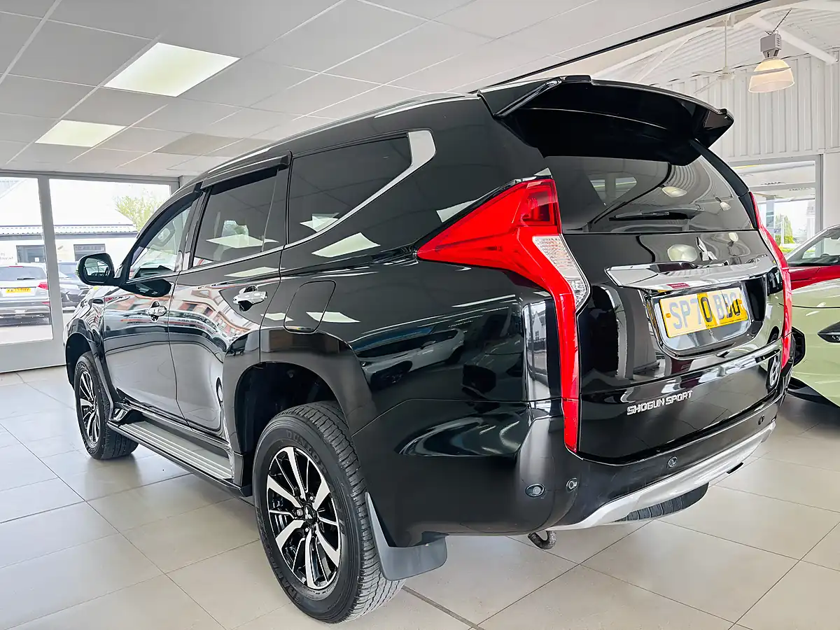 Used 2020 Mitsubishi Shogun Sport 4 Auto 4WD Euro 6 5dr Black - Interior and Exterior details 3