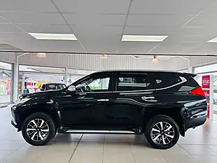 Used 2020 Mitsubishi Shogun Sport 4 Auto 4WD Euro 6 5dr Black - Interior and Exterior details 4