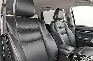 Used 2020 Mitsubishi Shogun Sport Grey - Interior and Exterior details 11