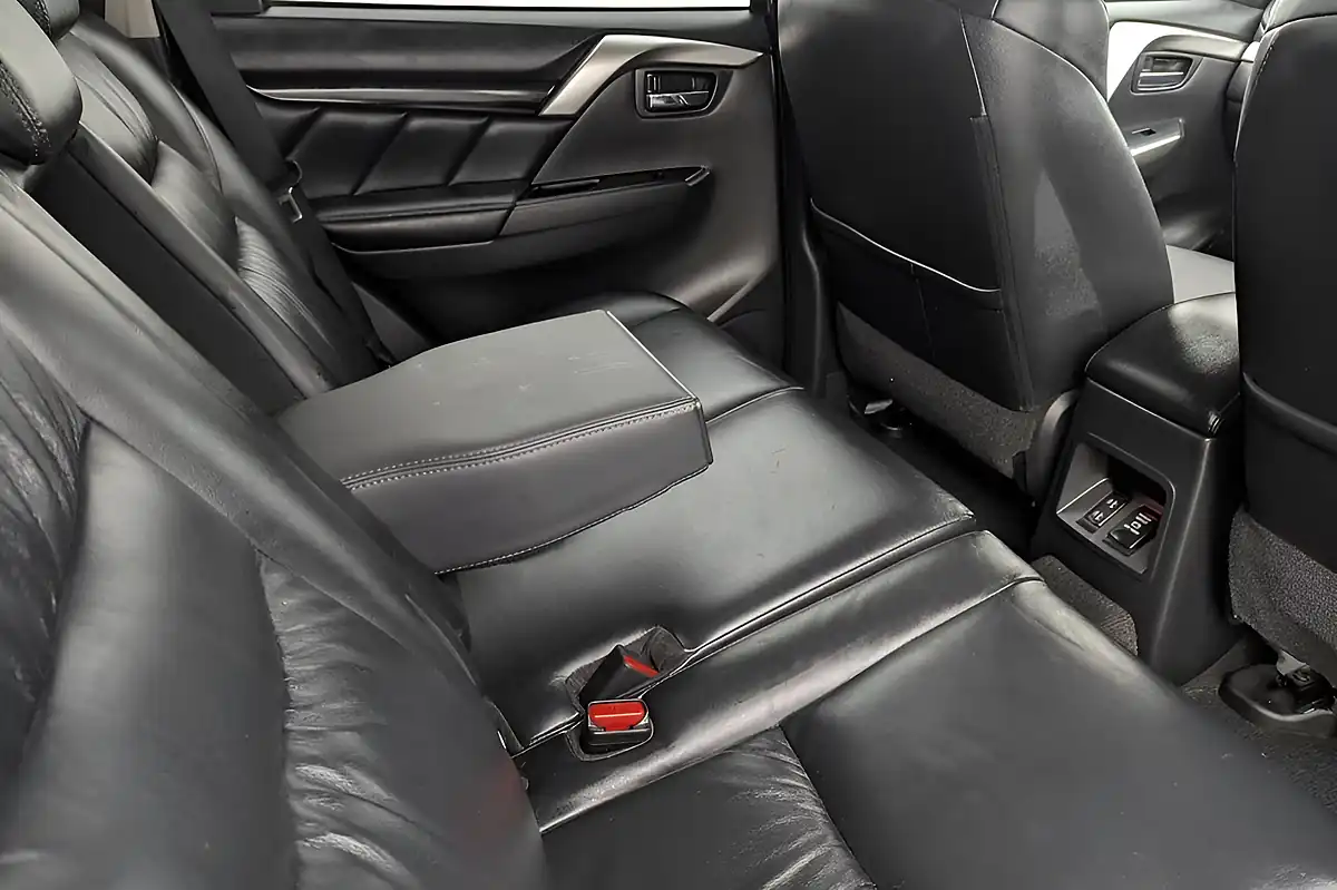 Used 2020 Mitsubishi Shogun Sport Grey - Interior and Exterior details 13