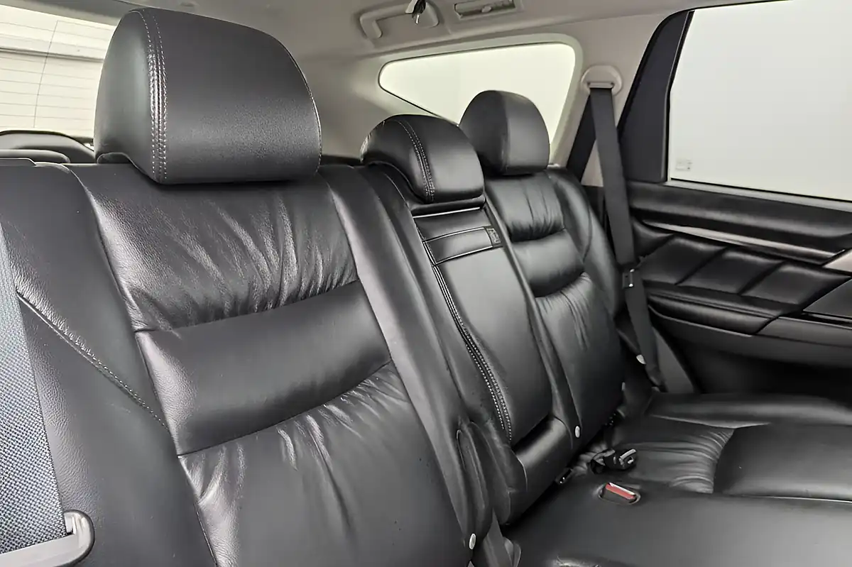 Used 2020 Mitsubishi Shogun Sport Grey - Interior and Exterior details 14