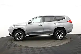 Used 2020 Mitsubishi Shogun Sport Grey - Interior and Exterior details 4