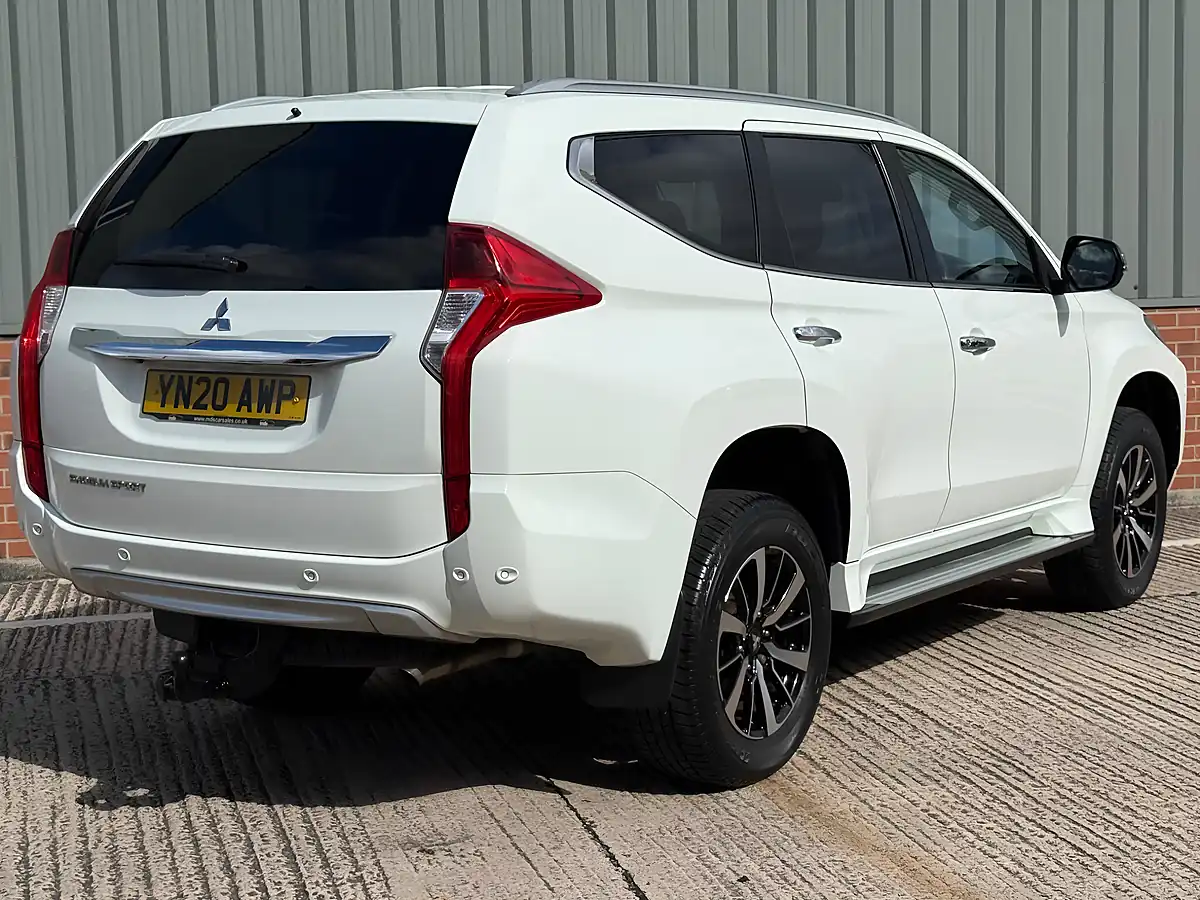 Used 2020 Mitsubishi Shogun Sport White - Interior and Exterior details 12