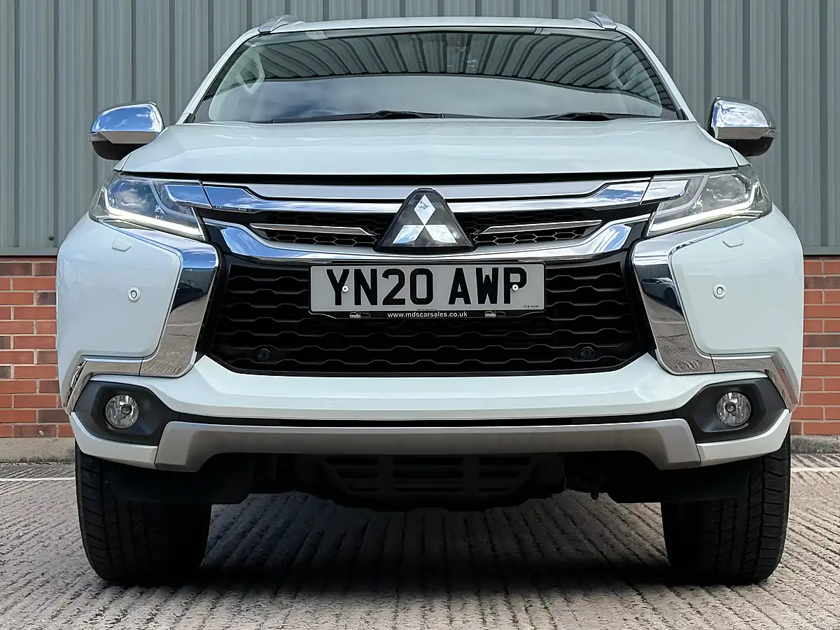 Used 2020 Mitsubishi Shogun Sport White - Interior and Exterior details 2