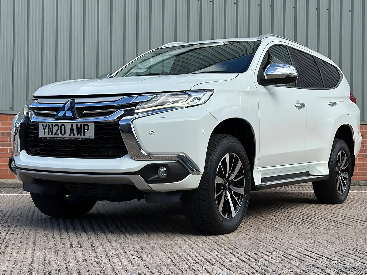 Used 2020 Mitsubishi Shogun Sport White - Interior and Exterior details 4