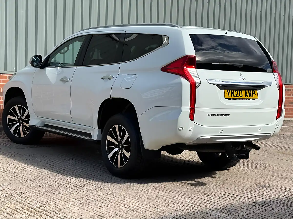 Used 2020 Mitsubishi Shogun Sport White - Interior and Exterior details 5
