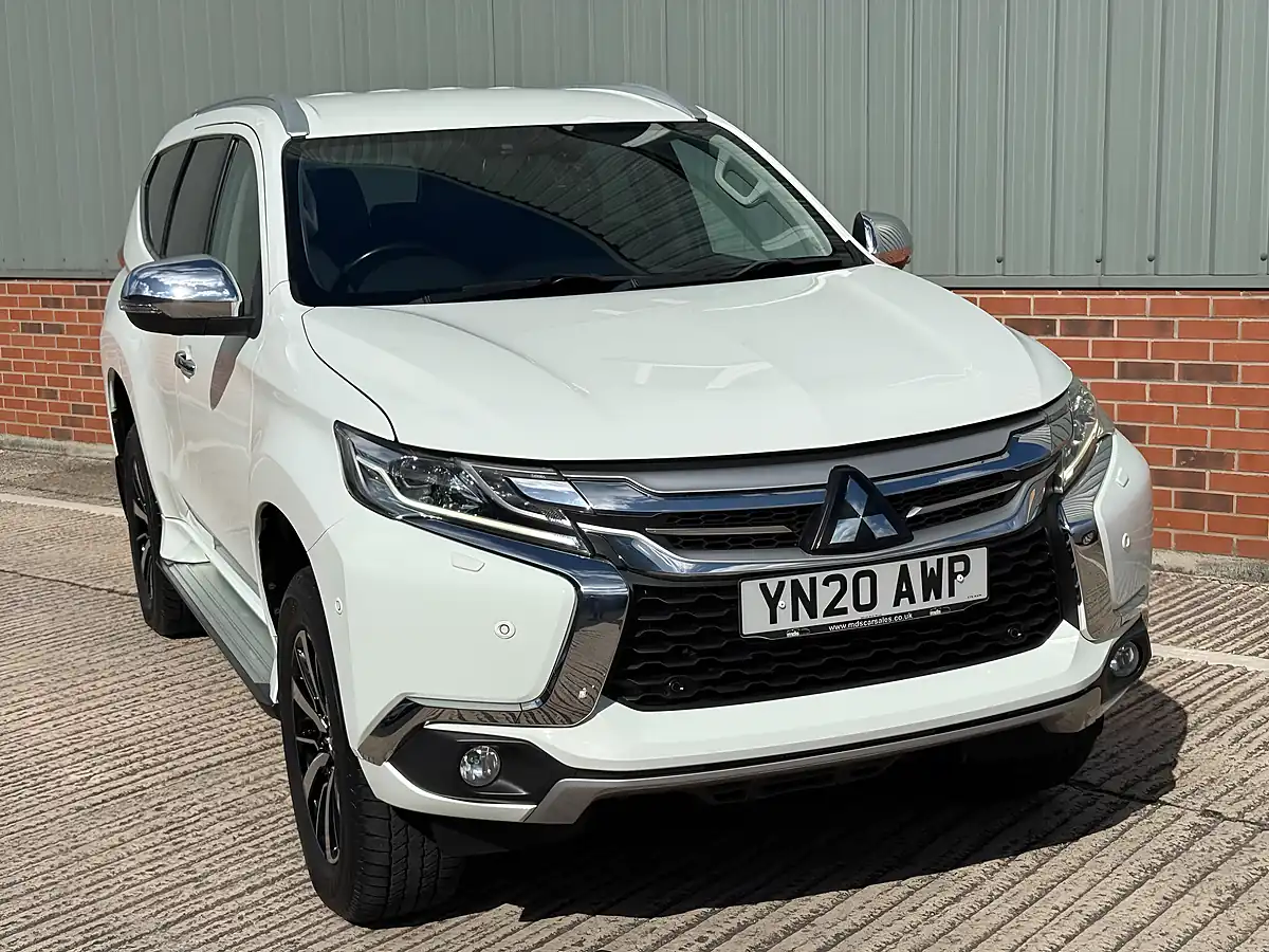 Used 2020 Mitsubishi Shogun Sport White - Interior and Exterior details 6