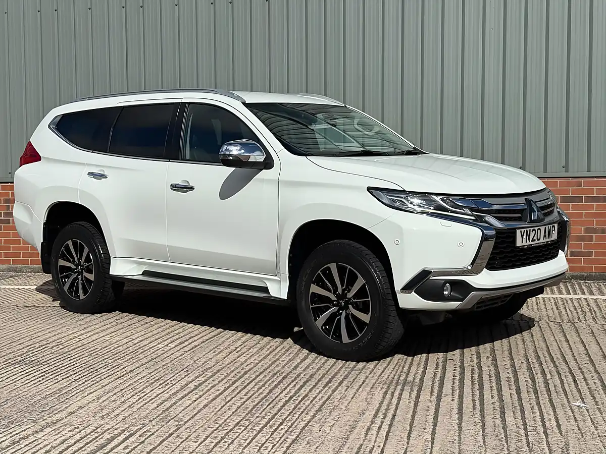 Used 2020 Mitsubishi Shogun Sport White - Interior and Exterior details 8
