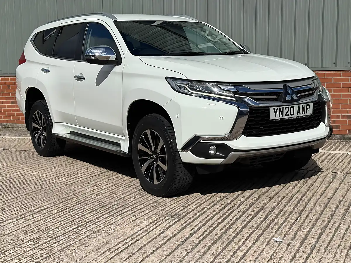 Used 2020 Mitsubishi Shogun Sport White - Interior and Exterior details 9