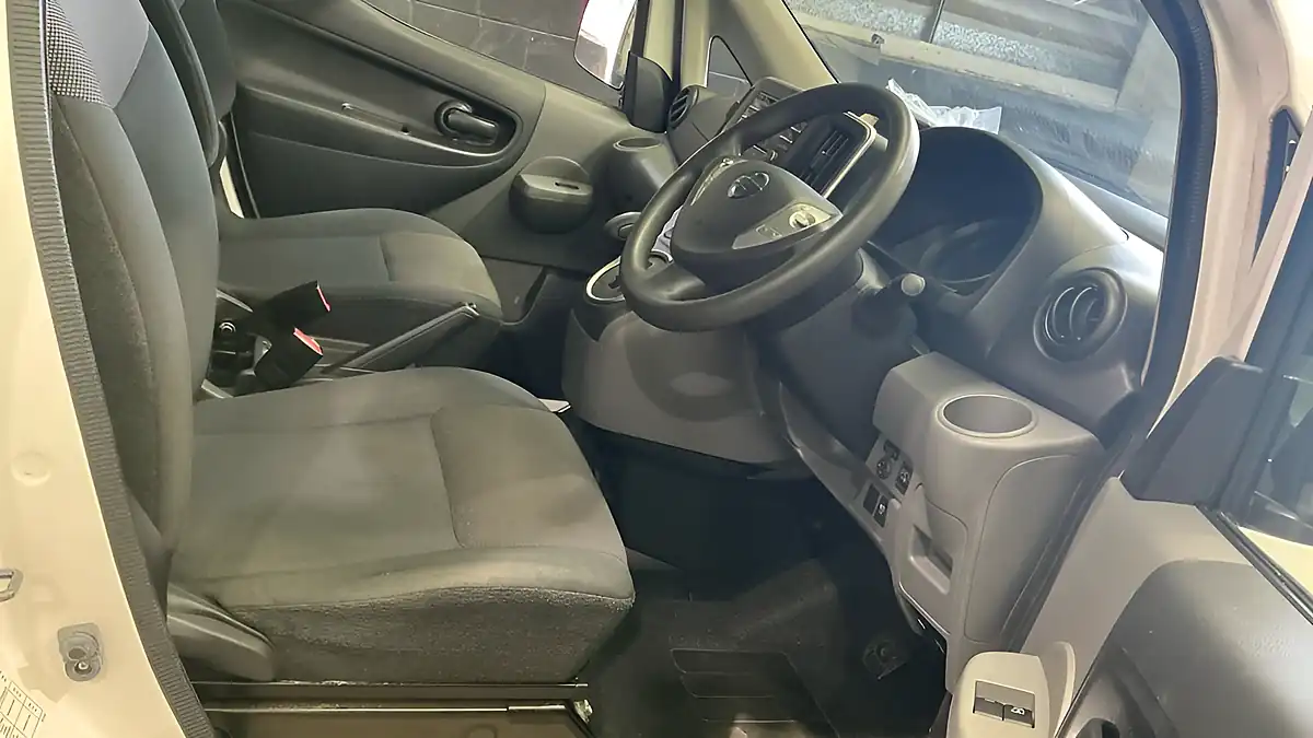 Used 2020 Nissan e-NV200 Acenta White - Interior and Exterior details 6