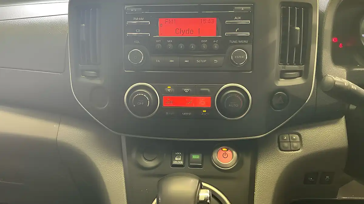 Used 2020 Nissan e-NV200 Acenta White - Interior and Exterior details 8