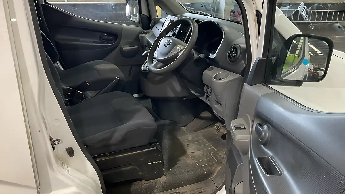 Used 2020 Nissan e-NV200 Acenta White - Interior and Exterior details 12