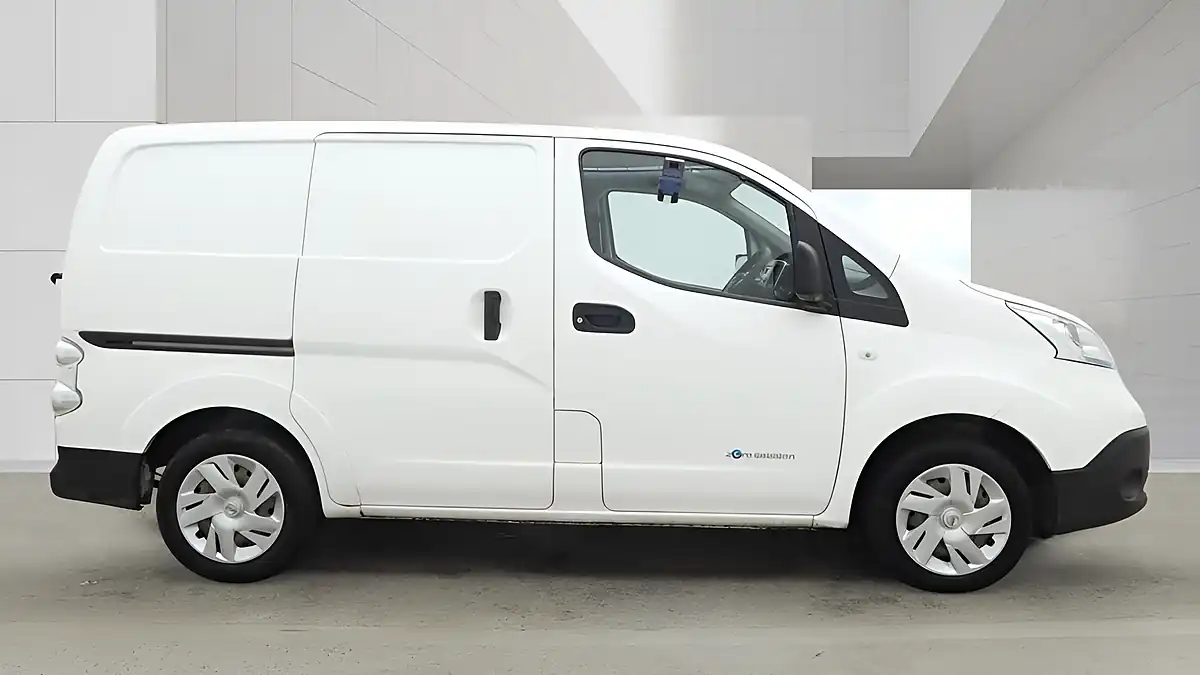 Used 2020 Nissan e-NV200 Acenta White - Interior and Exterior details 6
