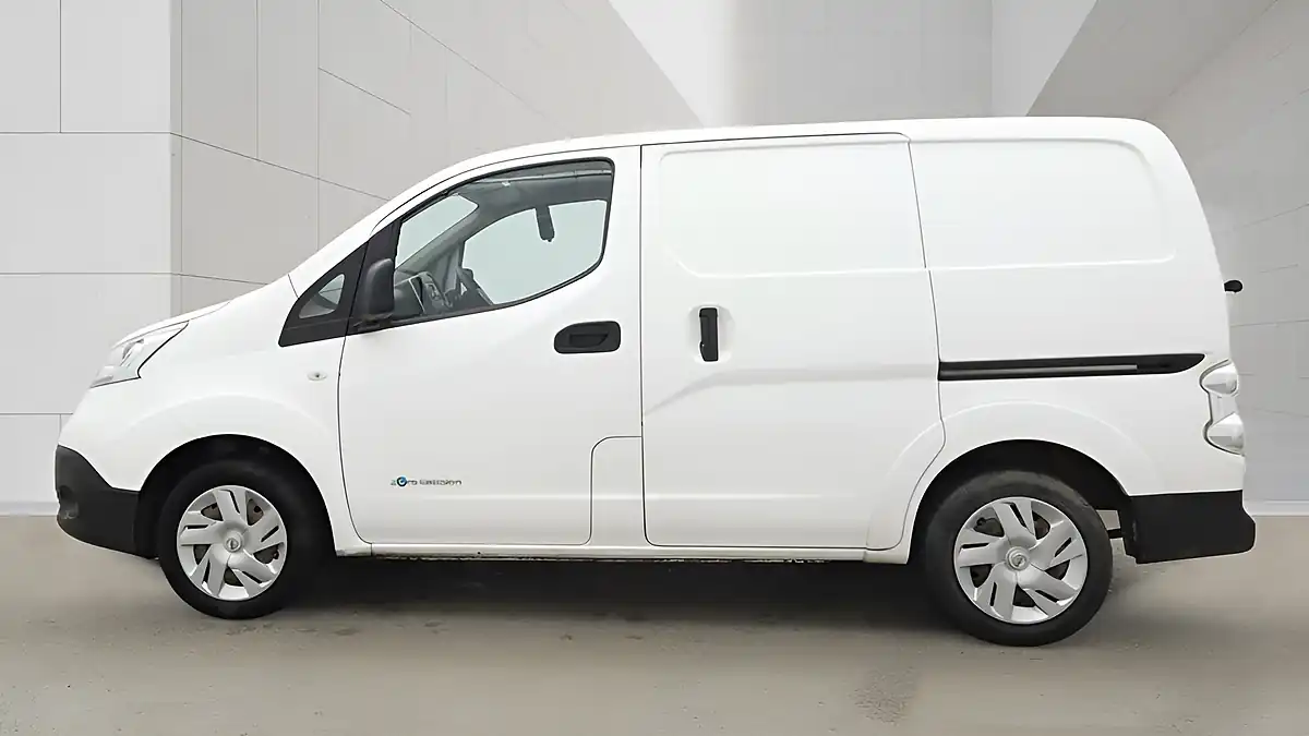 Used 2020 Nissan e-NV200 Acenta White - Interior and Exterior details 8