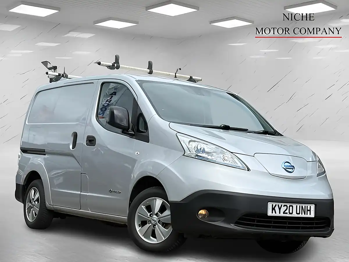 Used 2020 Nissan e-NV200 Tekna Silver - Front View