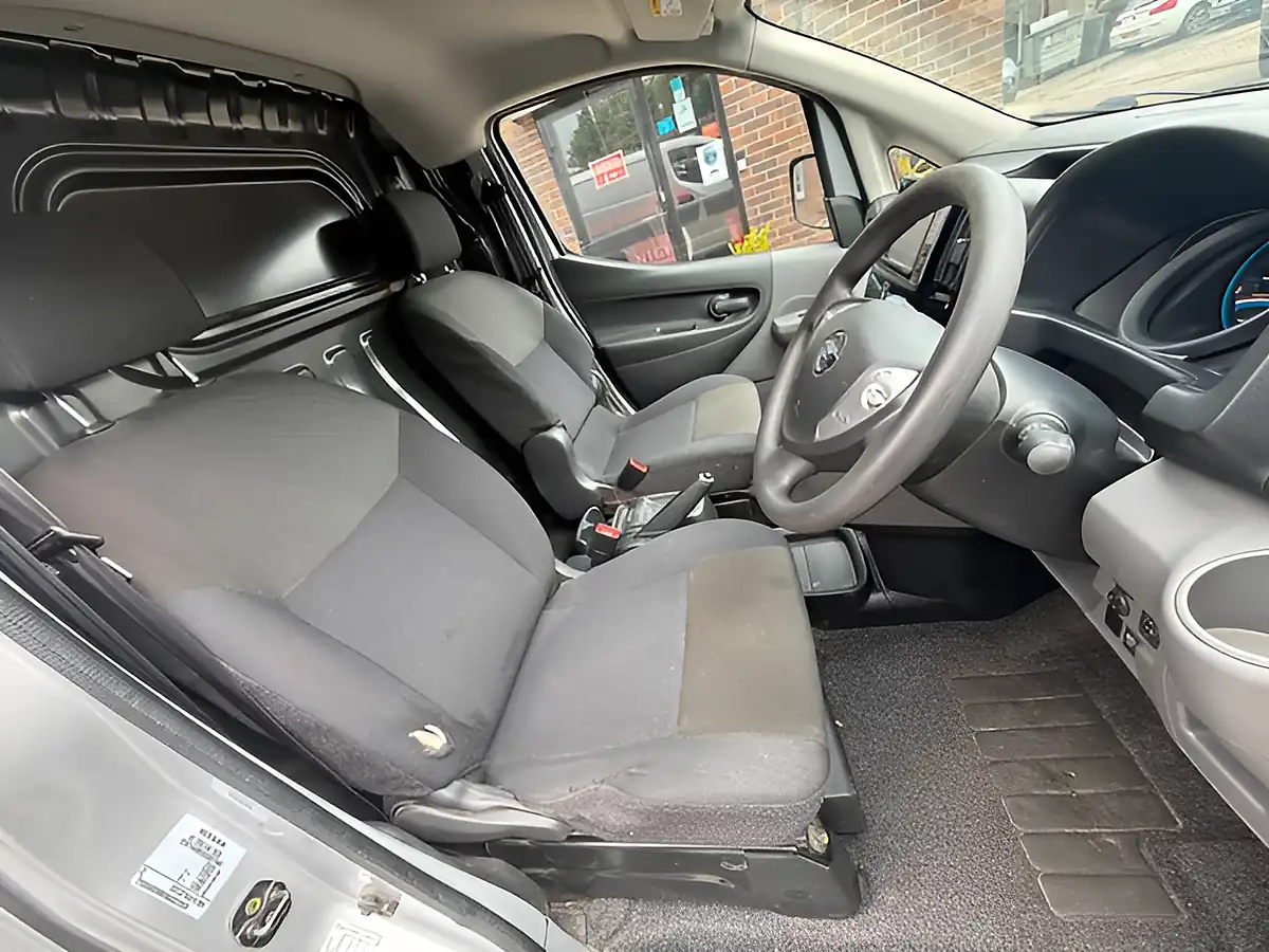 Used 2020 Nissan e-NV200 Tekna Silver - Interior and Exterior details 12