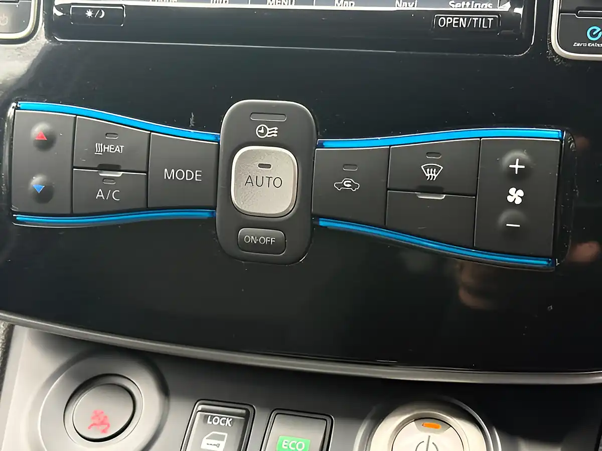 Used 2020 Nissan e-NV200 Tekna Silver - Interior and Exterior details 13