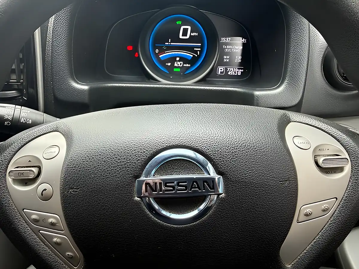 Used 2020 Nissan e-NV200 Tekna Silver - Interior and Exterior details 15