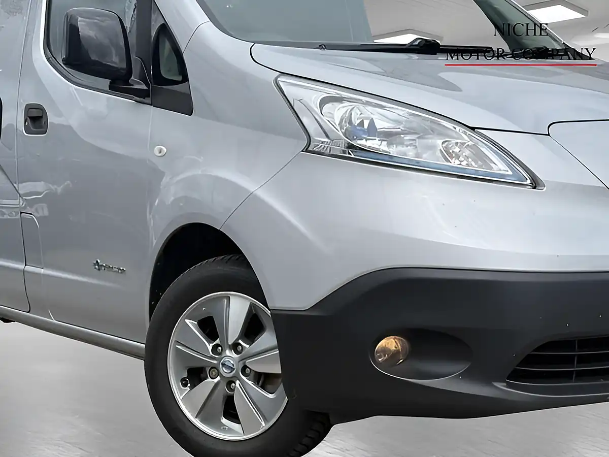 Used 2020 Nissan e-NV200 Tekna Silver - Interior and Exterior details 17