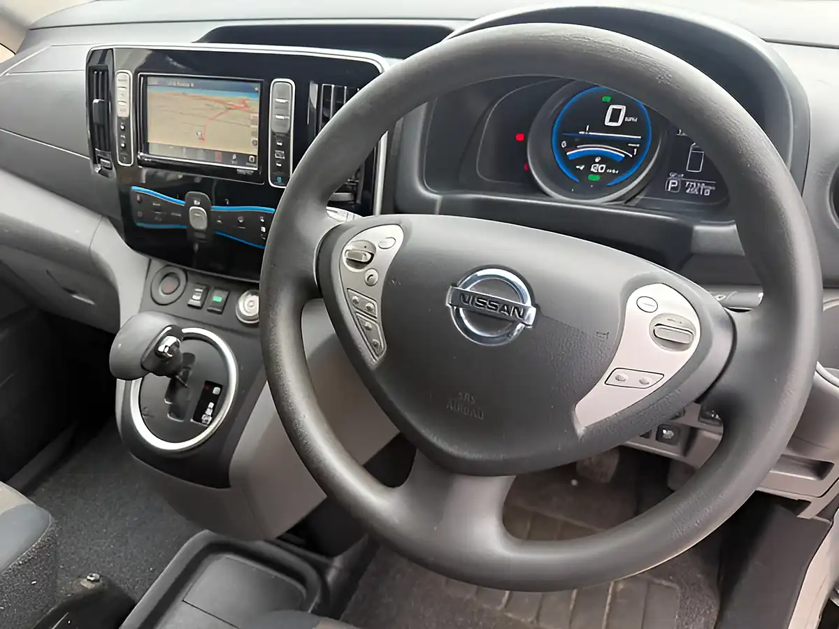 Used 2020 Nissan e-NV200 Tekna Silver - Interior and Exterior details 9